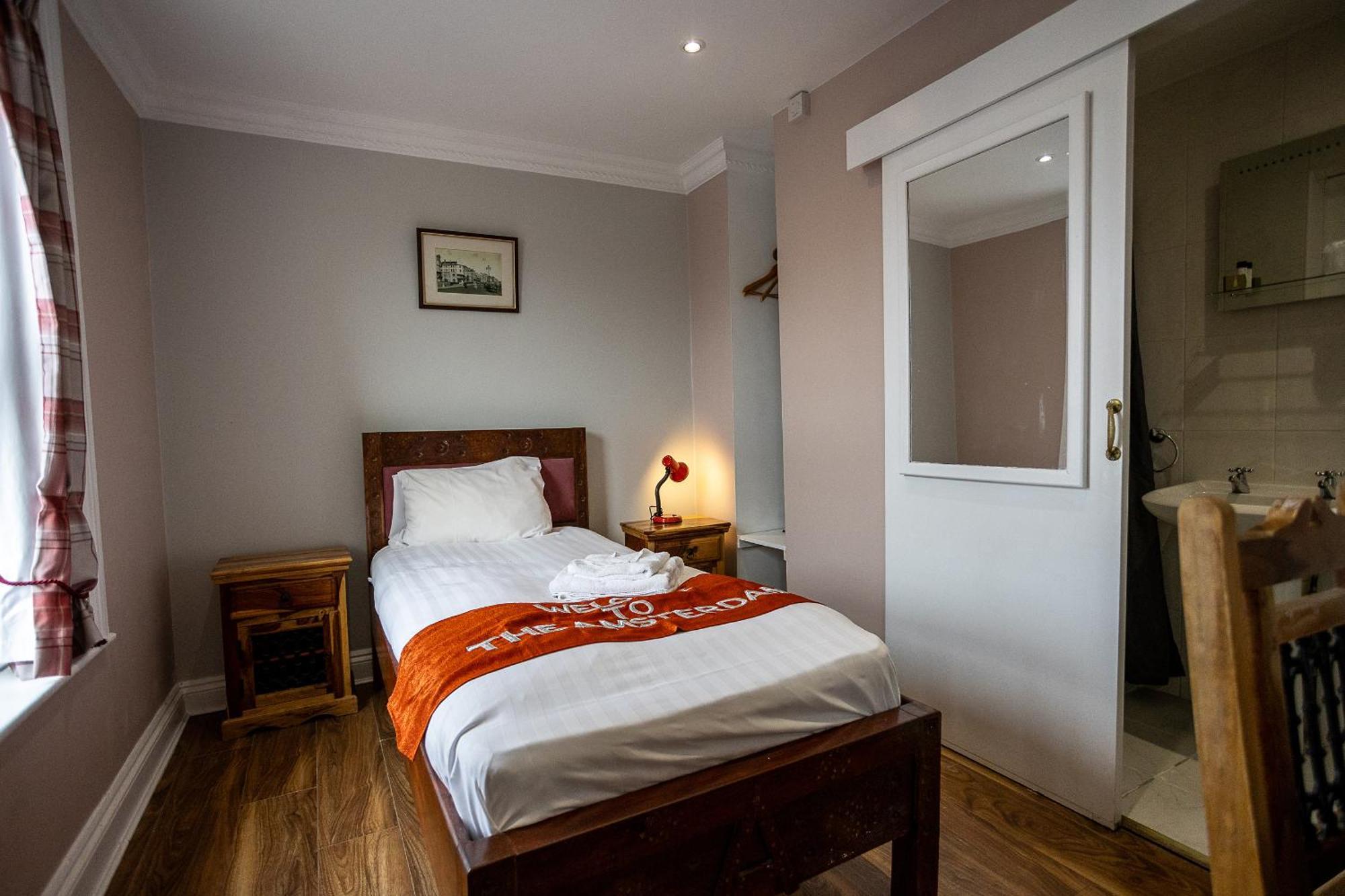 Amsterdam Hotel Brighton Seafront Esterno foto